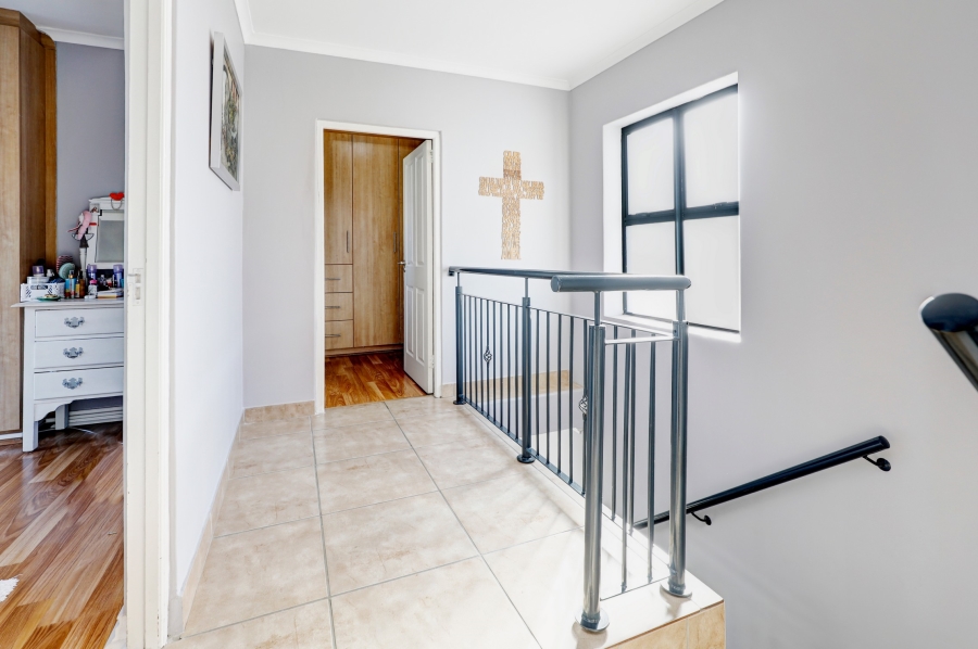 4 Bedroom Property for Sale in Burgundy Estate Western Cape